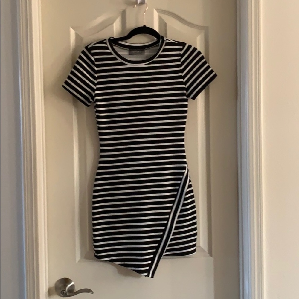 Black and white fitted short dress - size S